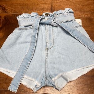 Perfect light wash jean shorts for summer
